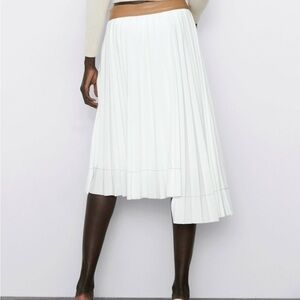 White asymmetrical Pleated Skirt